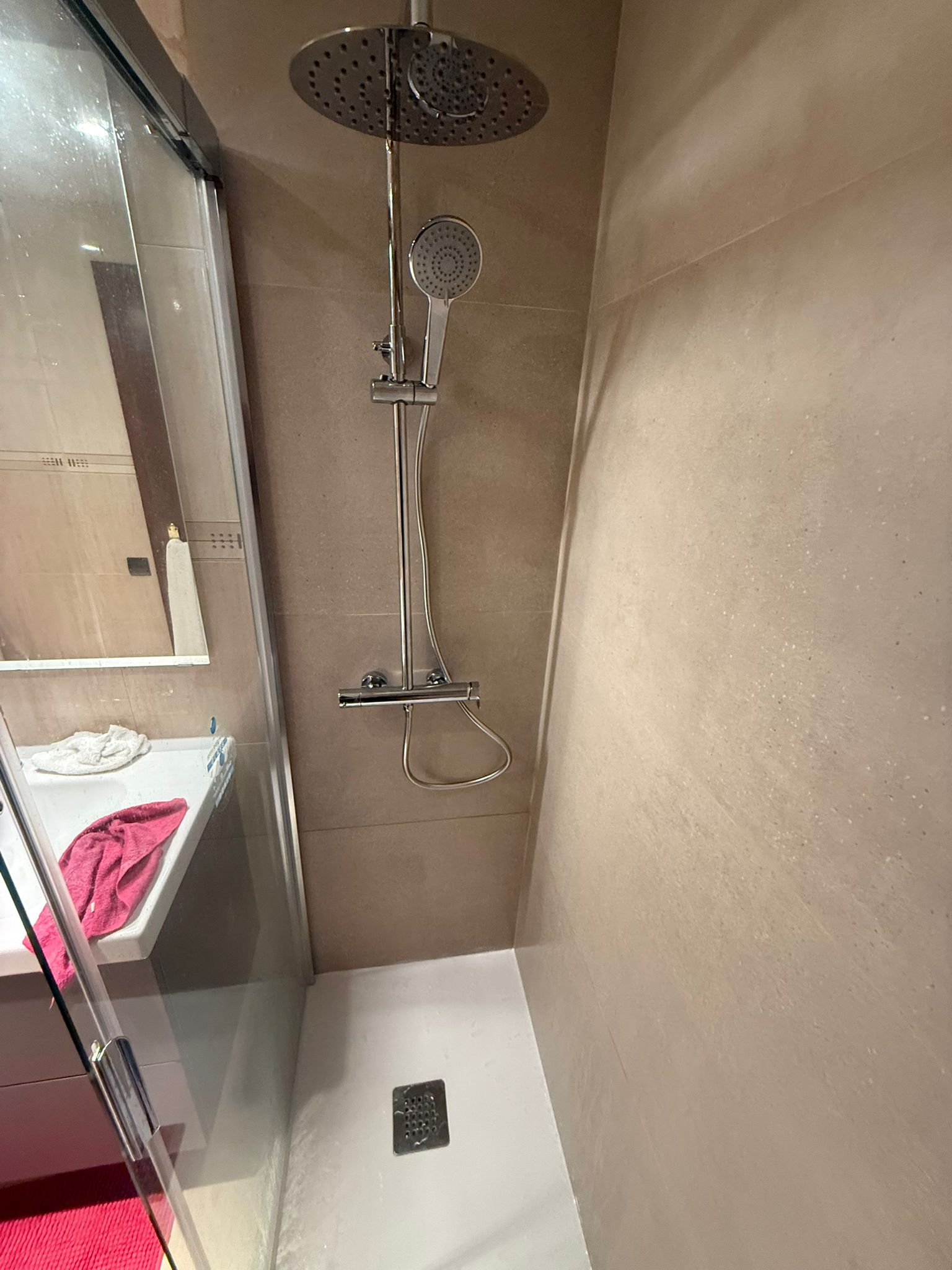 Reemplazo de bañera por plato de ducha (20)